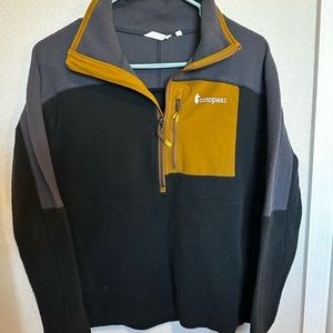 Cotopaxi Women’s purple and black quarter zip fleece